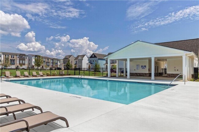 Building Photo - 2684 Brookview Dr NW