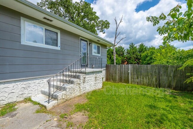 Building Photo - 2806 Silverdale Rd