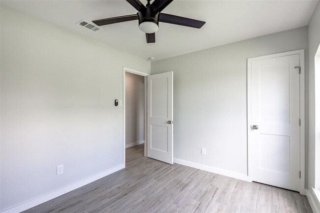 Building Photo - 111 Jane Ellen Cove