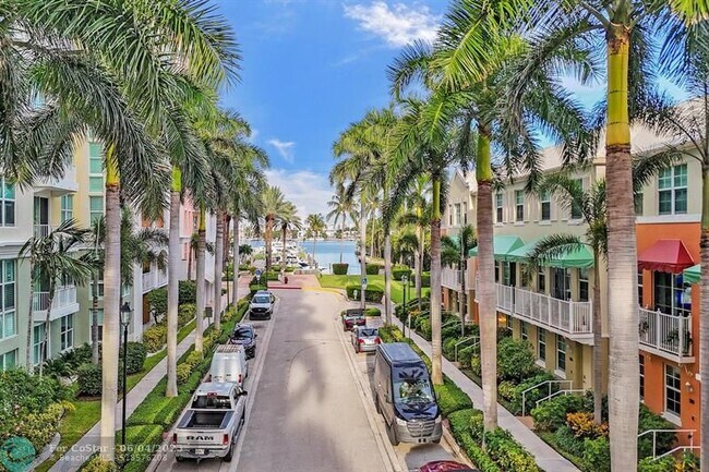 Building Photo - 804 E Windward Way