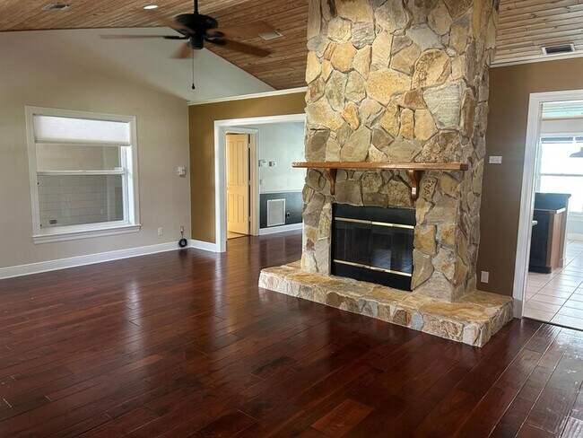 Building Photo - 8526 SW Westwood Ln