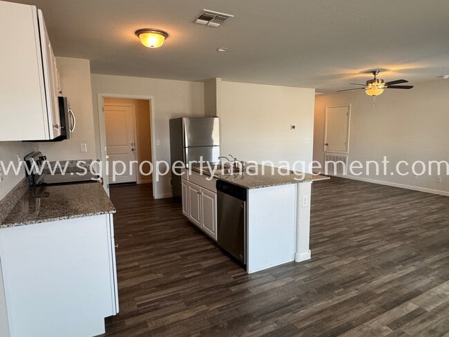 Building Photo - 2373 Oakmont Ln