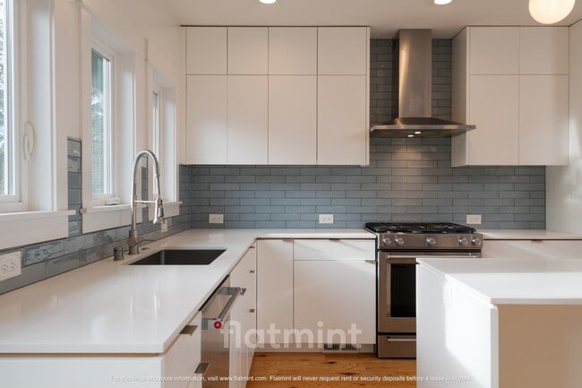 Building Photo - 2315 N 56th St