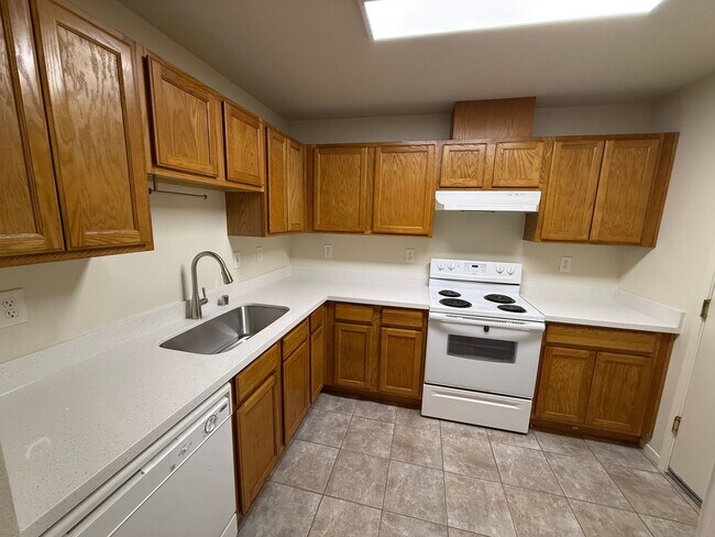 Building Photo - 2477 San Miguel Ave