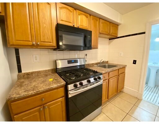 Building Photo - 748 4th St