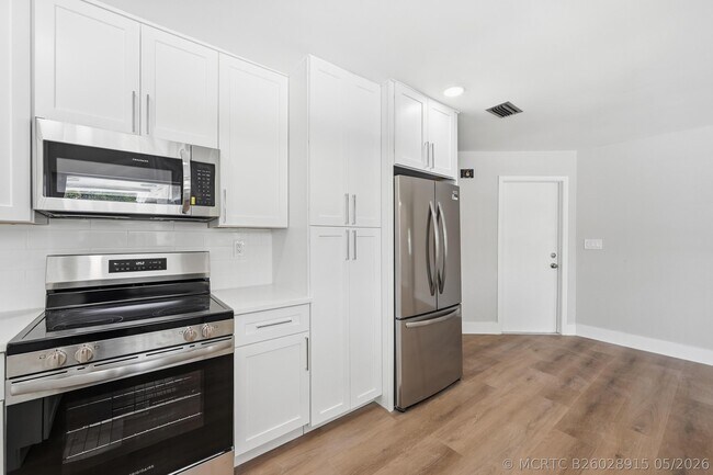 Building Photo - 11991 SW 51st Ct