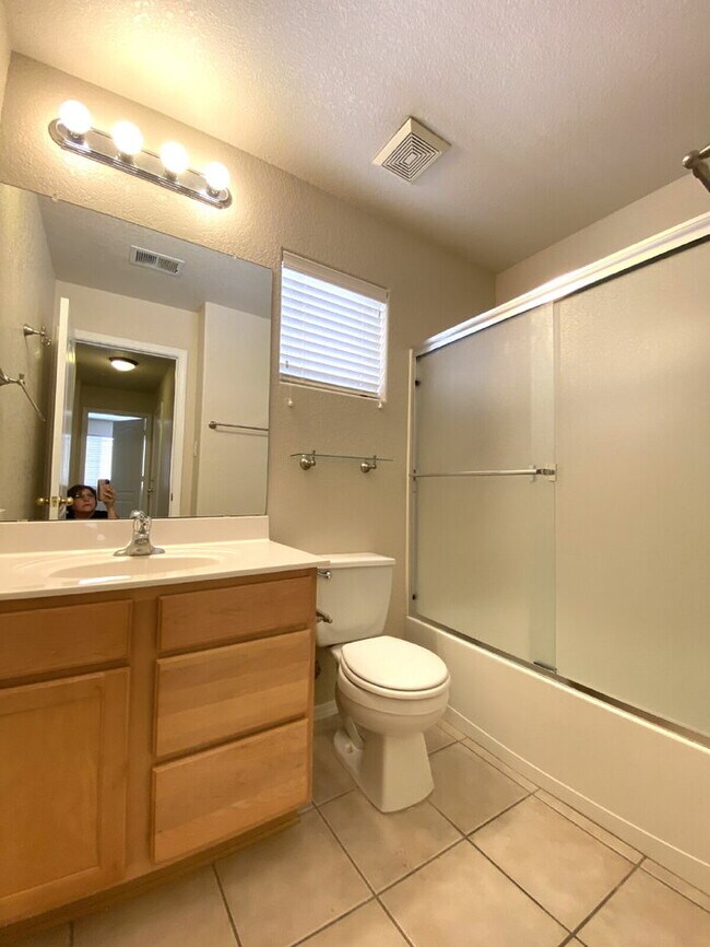 Building Photo - 4BR in Cabezon Subdivision