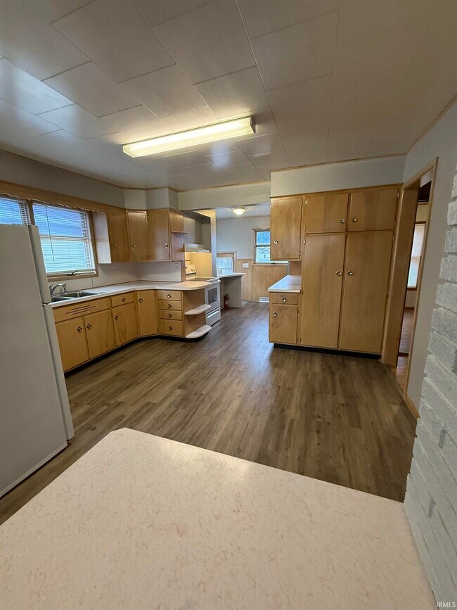 Building Photo - 1333 Hart St