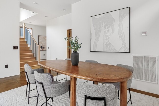 Building Photo - 1603 5th Ave N