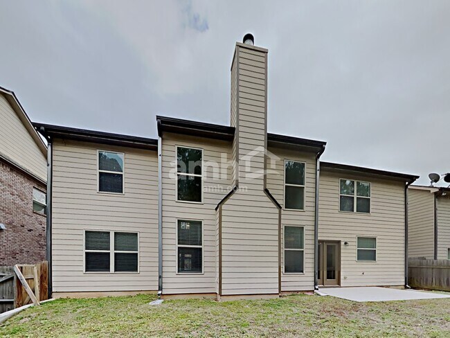 Building Photo - 3562 Huddlestone Ln NE