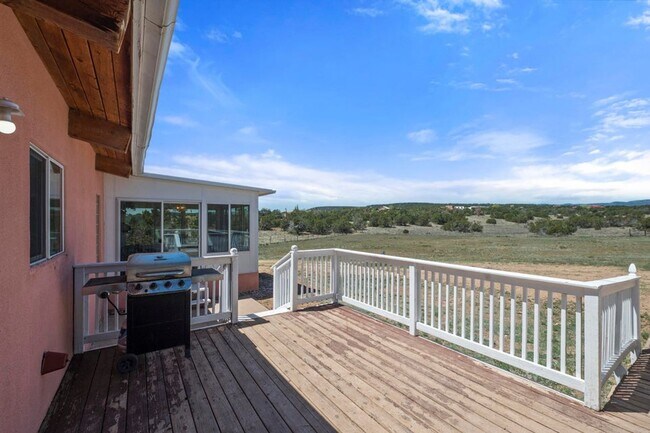 Building Photo - 3 Bedroom, 2.5 Bathroom Home in Edgewood, NM