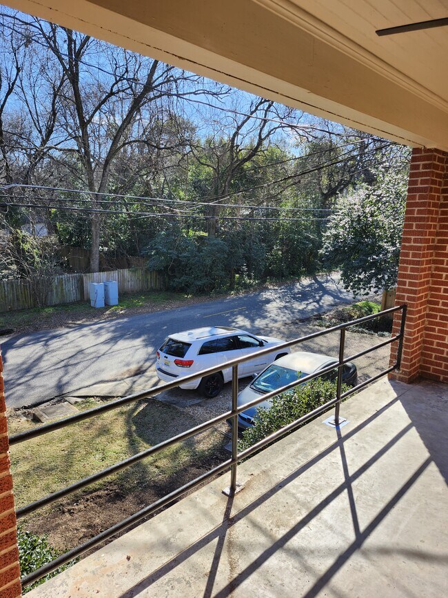 Building Photo - 1032 Felder Ave