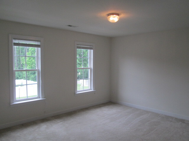 Building Photo - Brick-Front West End 4 Bed, 3 Full Bath To...