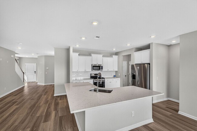Building Photo - 204 Lake Minsi Dr