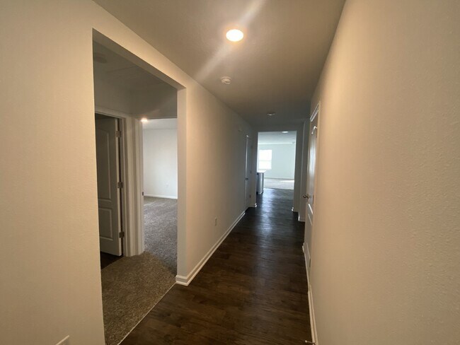 Building Photo - Beautiful 4-Bedroom Home in Cross Creek – Resort-Style Amenities & Convenient Clay County Location!
