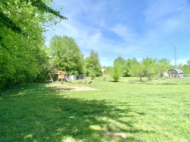 Building Photo - 873 Gordon Pl