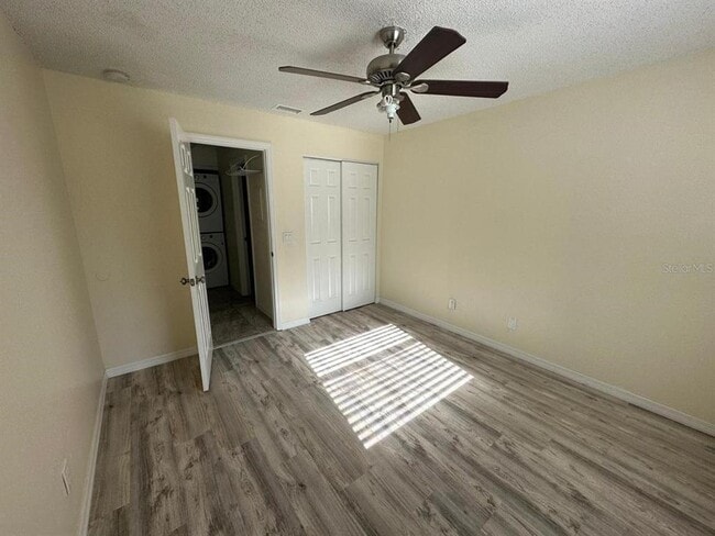 Building Photo - 222 Red Maple Pl