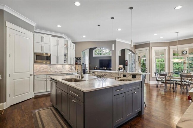 Building Photo - 6285 Aberdeen Dr NE