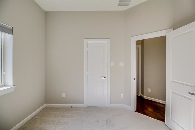 Building Photo - 17106 Rainier Creek Dr
