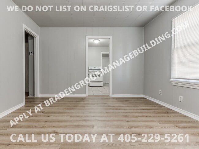 Building Photo - 4003 N Rockwell Ave
