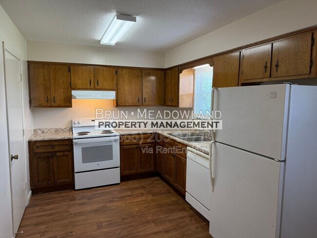 Building Photo - 1811 Meadowland Ln