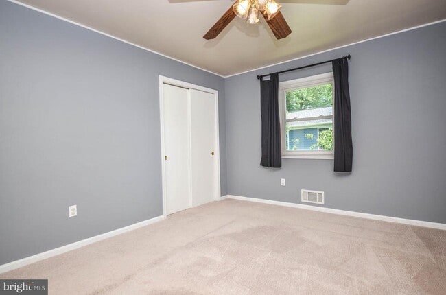 Building Photo - 2812 Yeonas Dr