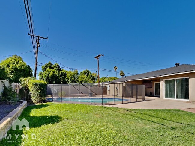 Building Photo - 3037 N 81st St
