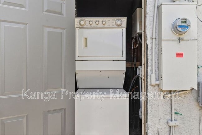 Building Photo - 1257 W 35th St