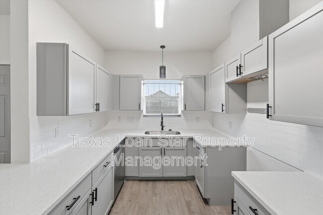 Building Photo - 319 N Carolina St