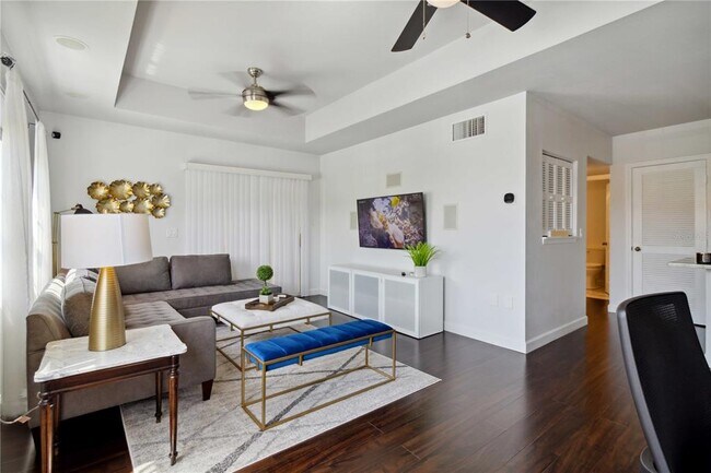 Building Photo - 1020 Villagio Cir