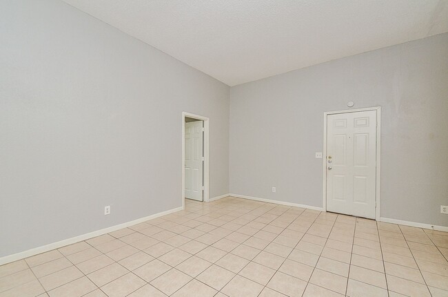 Building Photo - Property available in Old River Manor