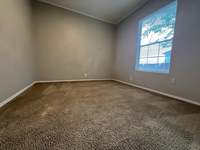 Building Photo - 2511 Kavasar Dr