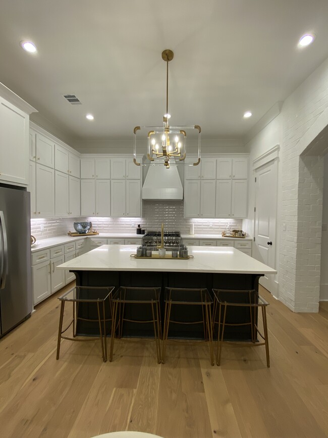 Kitchen - 3317 Pointe Marie Dr