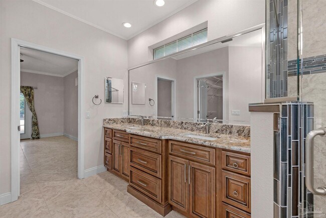 Building Photo - 8731 Thunderbird Dr