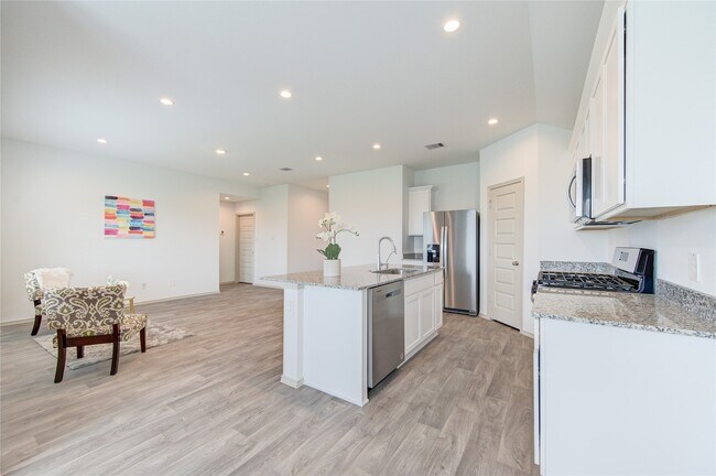 Building Photo - 1806 Laguna Wy