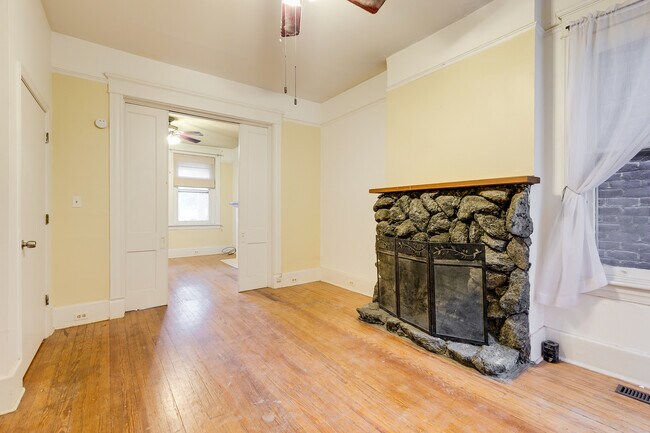 Building Photo - 2912 Ellwood Ave