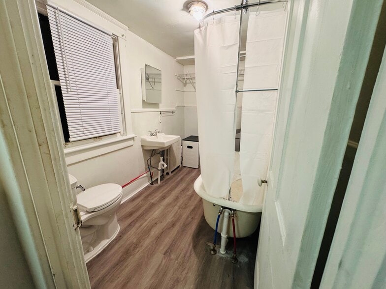 Building Photo - 195 D St