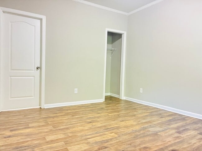 Building Photo - 418 Orange St