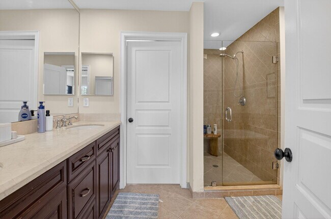 Building Photo - 1054 E Heritage Club Cir