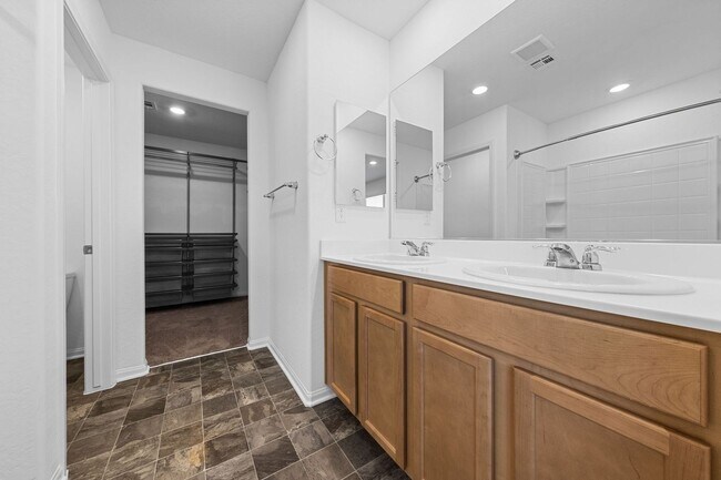 Building Photo - Modern 3-Bedroom + Loft Near VA Hospital