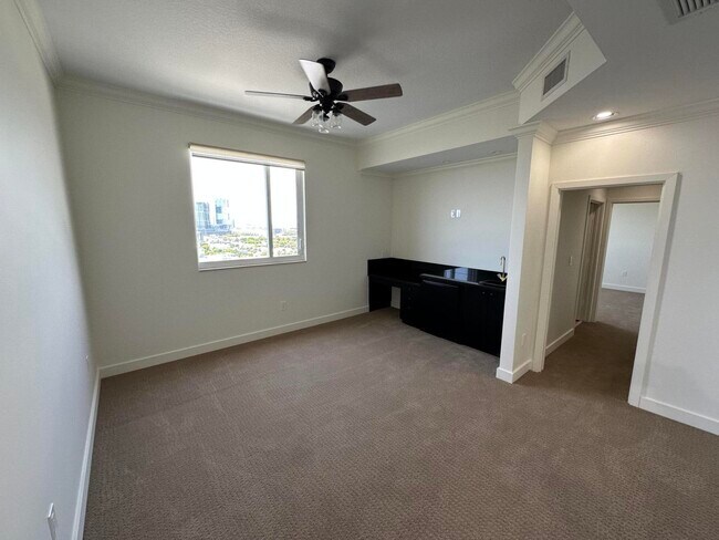 Building Photo - 1551 N Flagler Dr