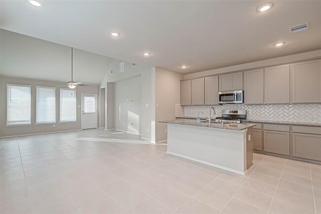 Building Photo - 8910 Oak Ivy Ln