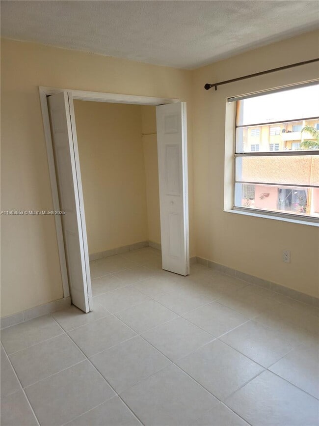 Building Photo - 495 NW 72nd Ave