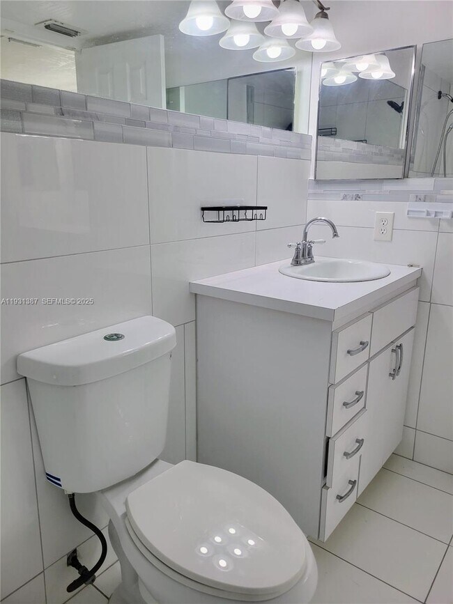 Building Photo - 1331 S Franklin Ave