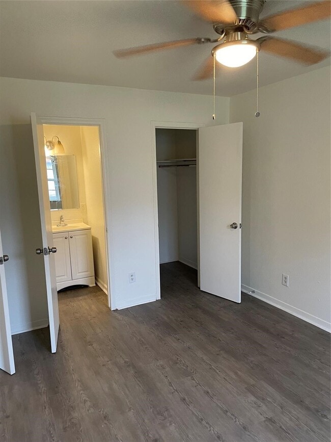 Building Photo - 9322 Nyssa St