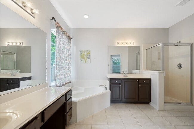 Building Photo - 30 Taupewood Pl