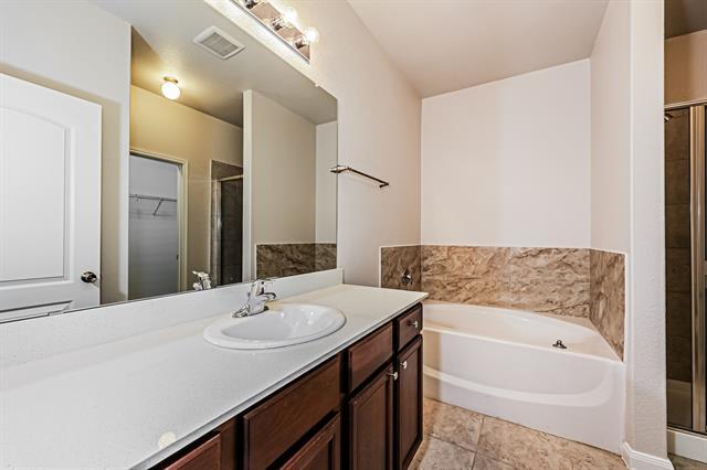 Building Photo - 9425 Bald Cypress St