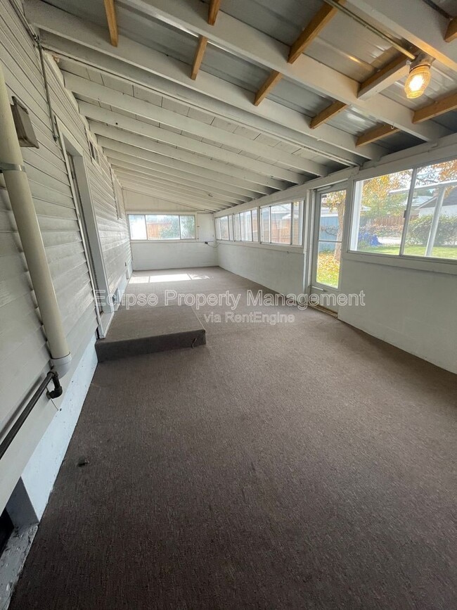 Building Photo - 447 19th St