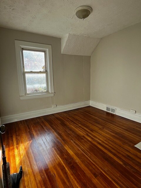 Building Photo - 26 Forester St