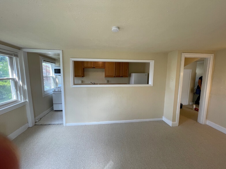 Living Space - empty - 157 Cricket Ave